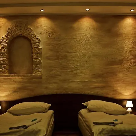 Pojezierze מלון 2*